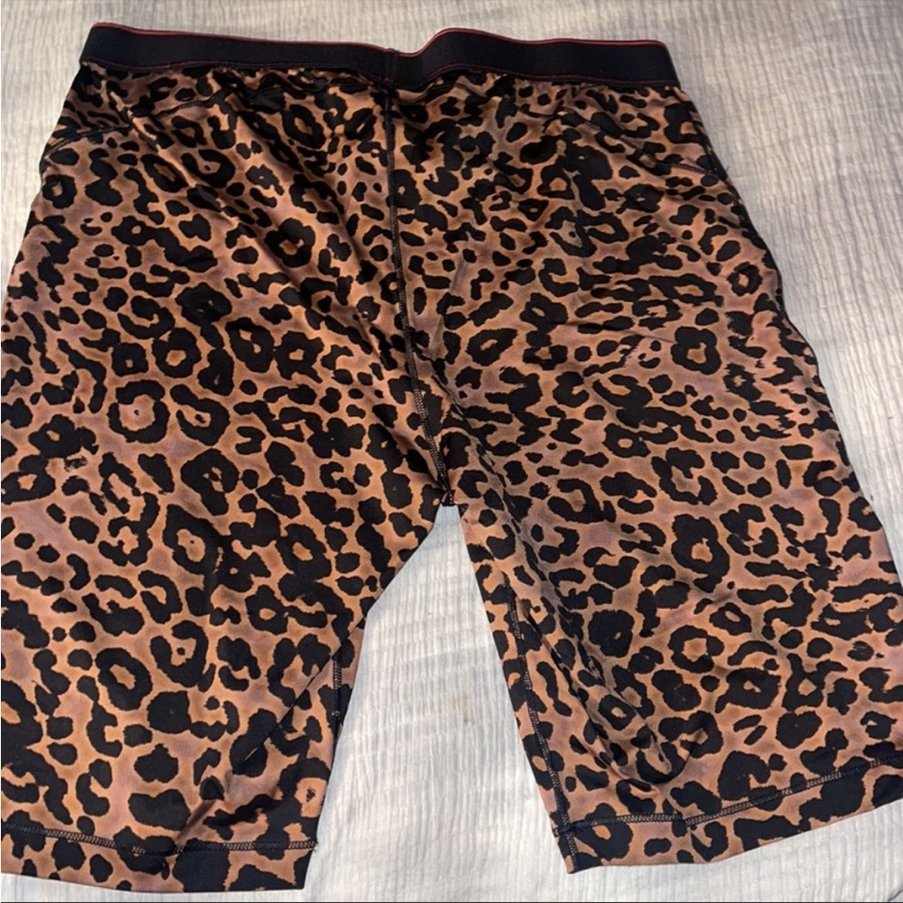 VETEMENTS Leapord Two Piece Set. - Picture 3 of 5